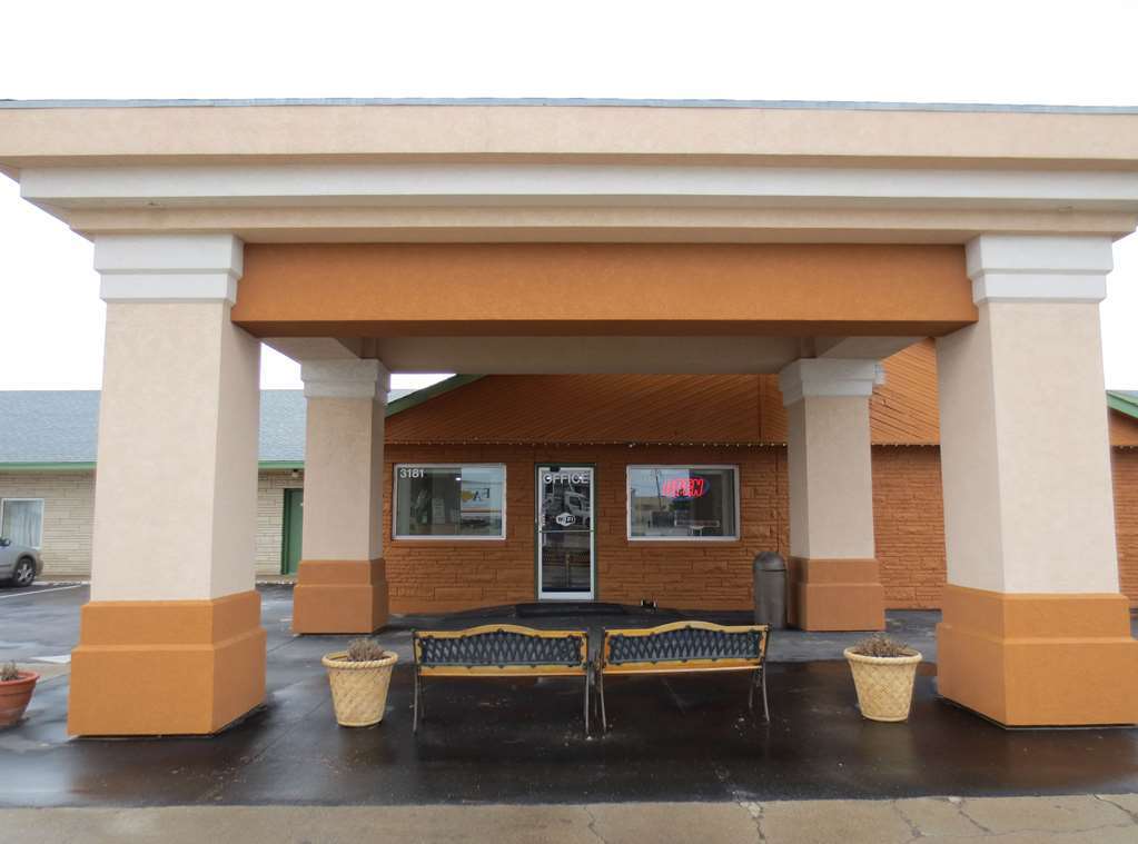 America'S Best Inn And Suites Emporia Exterior foto