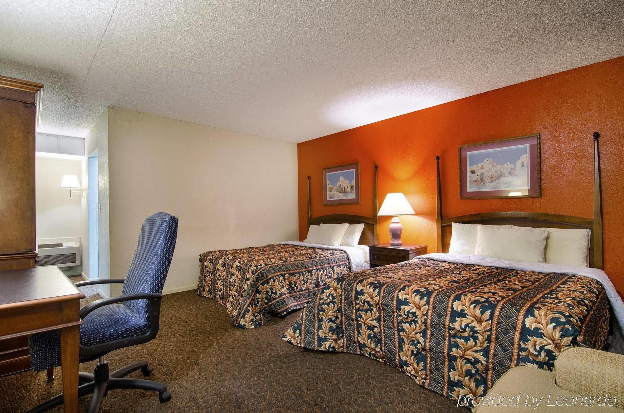 America'S Best Inn And Suites Emporia Exterior foto