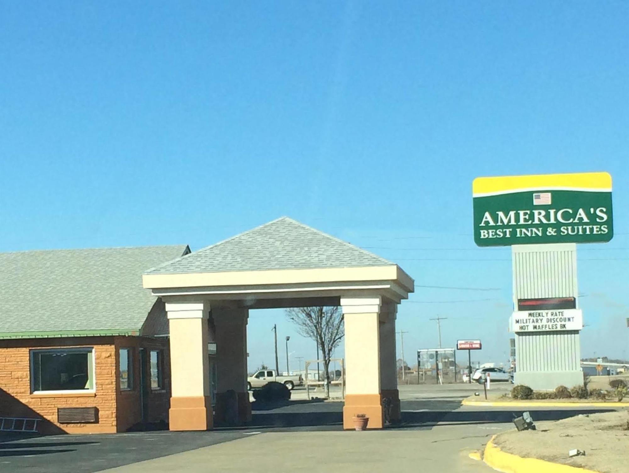 America'S Best Inn And Suites Emporia Exterior foto